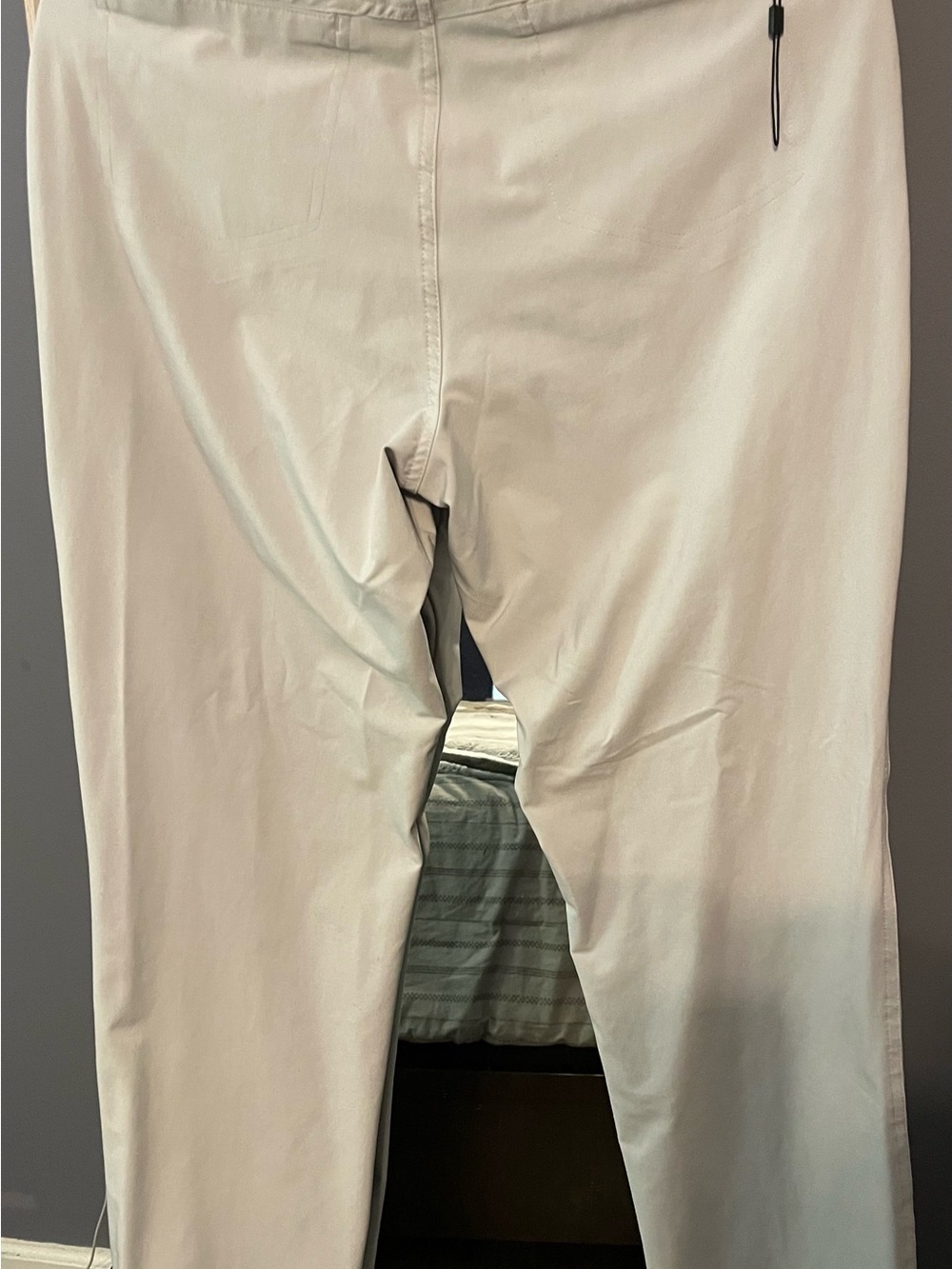 Greg Norman Collection Men's Stretch Chinos in Light Beige